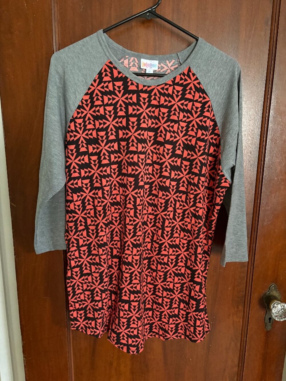 Lularoe Patterned Baseball/Raglan Tee, Size XL
